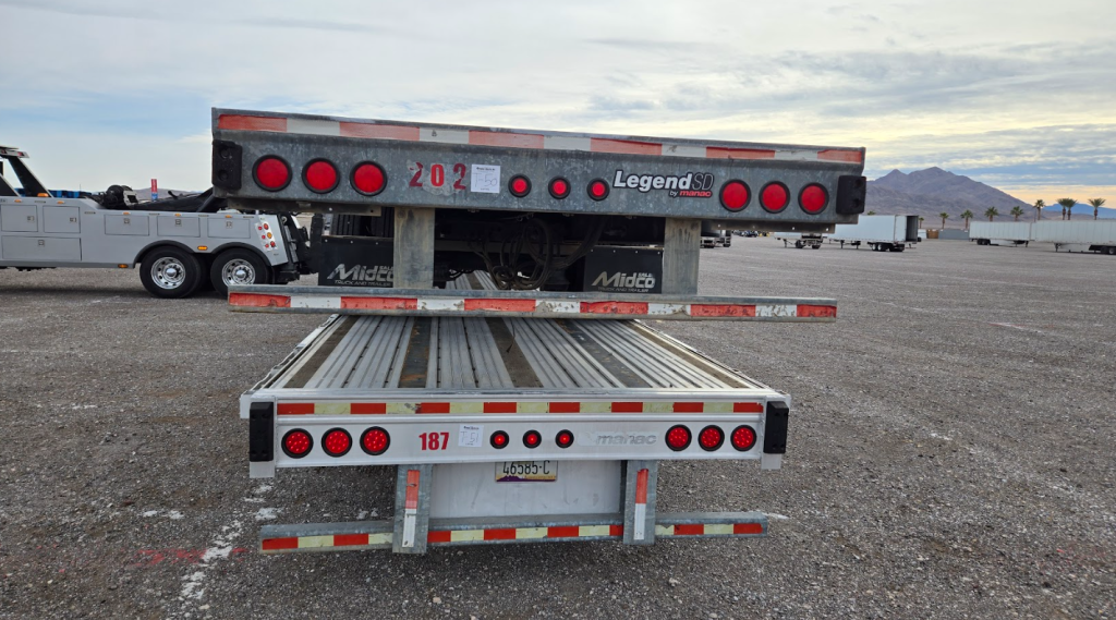 Flatbed vs Wheel-Lift Towing
