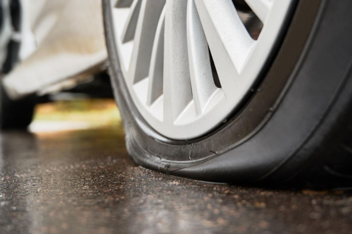 Can You Drive With a Flat Tire Risks and Safety Tips